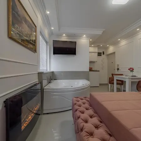 Tims 7 Apartment